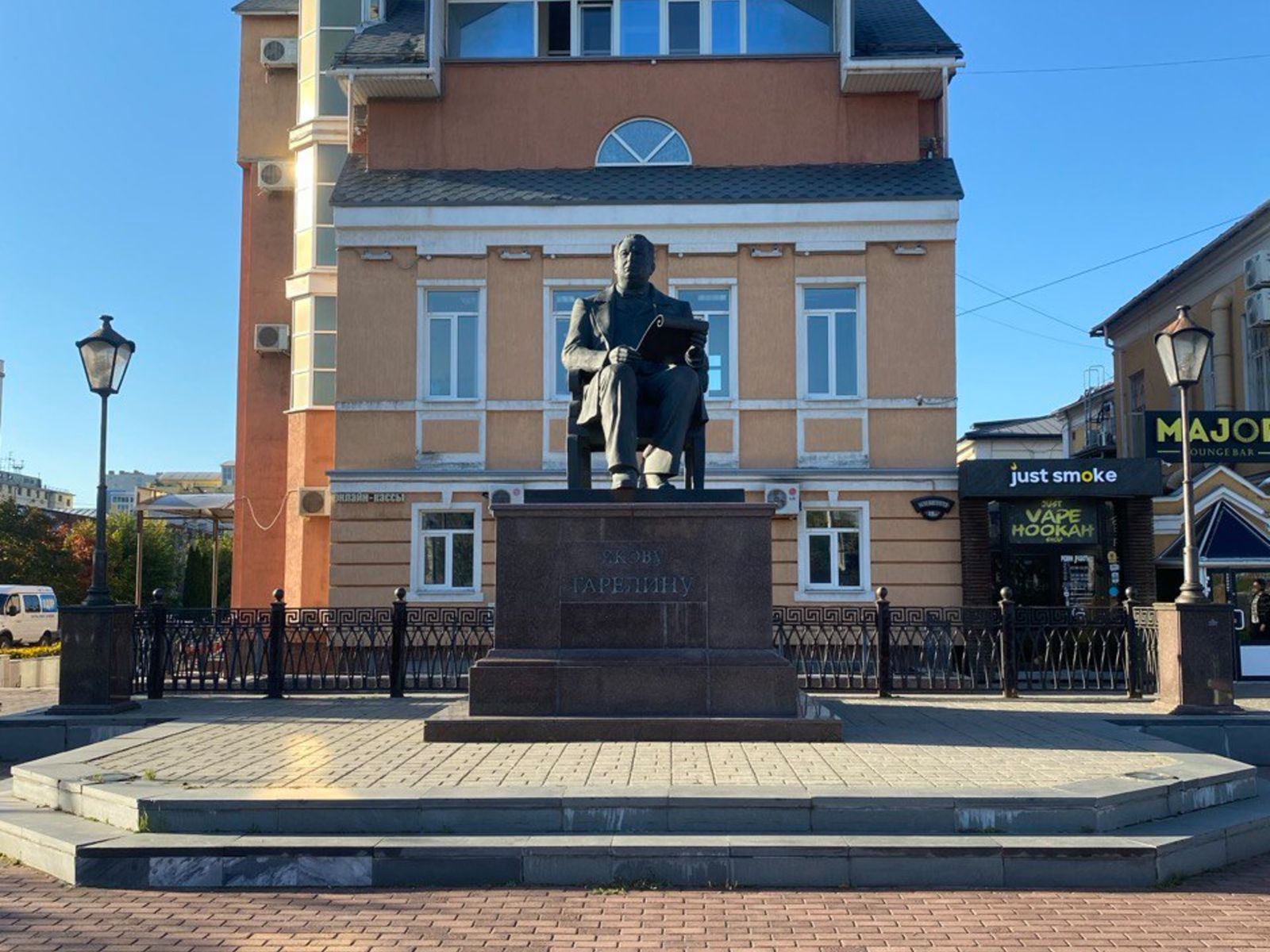 Памятник Гарелину