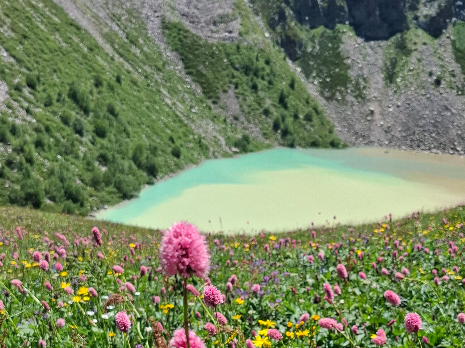 Озеро Донгуз-Орун-Кель
