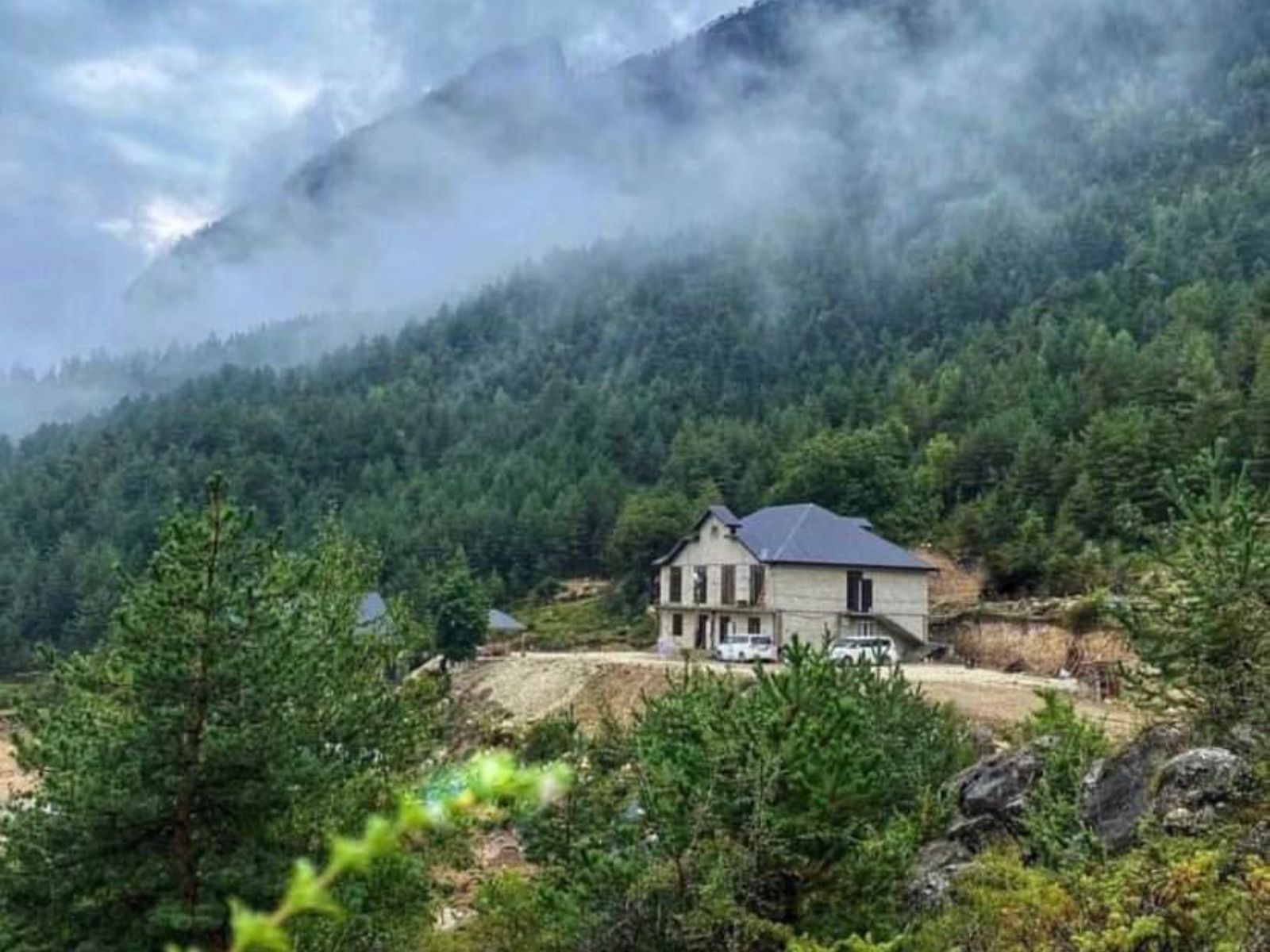 Проживание среди вершин