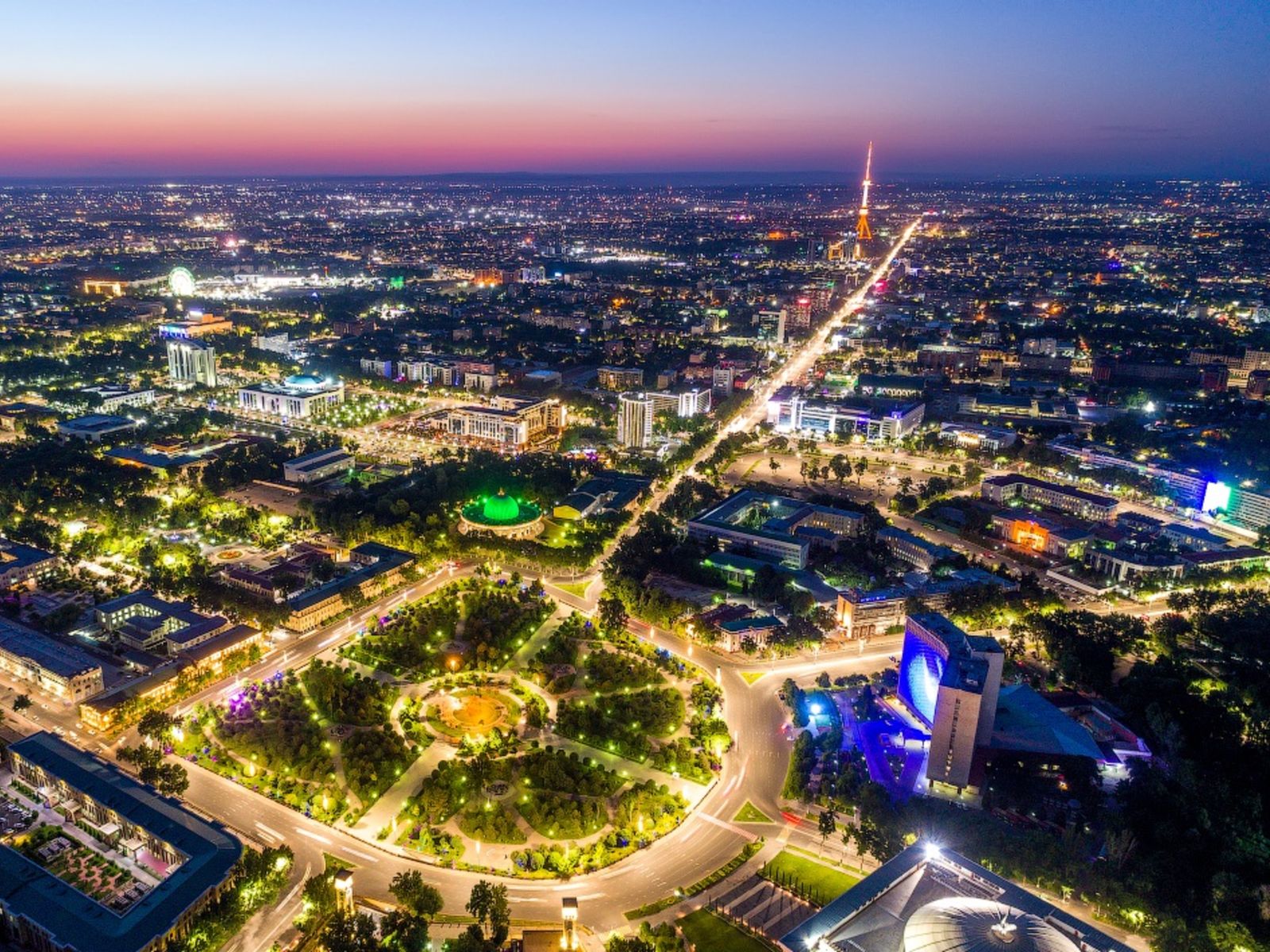 Сквер Амира Тимура и телебашня