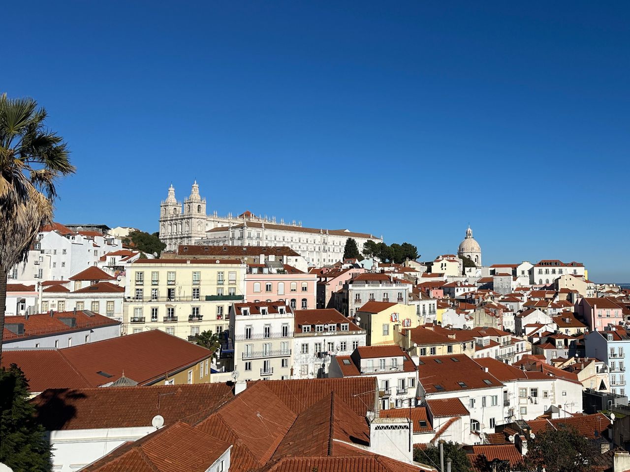 Индивидуальная обзорная экскурсия "Знакомство с Лиссабоном" - индивидуальная экскурсия в Лиссабоне пешком длительностью 3 часа с количеством участников до 10 человек цена экскурсии 140€