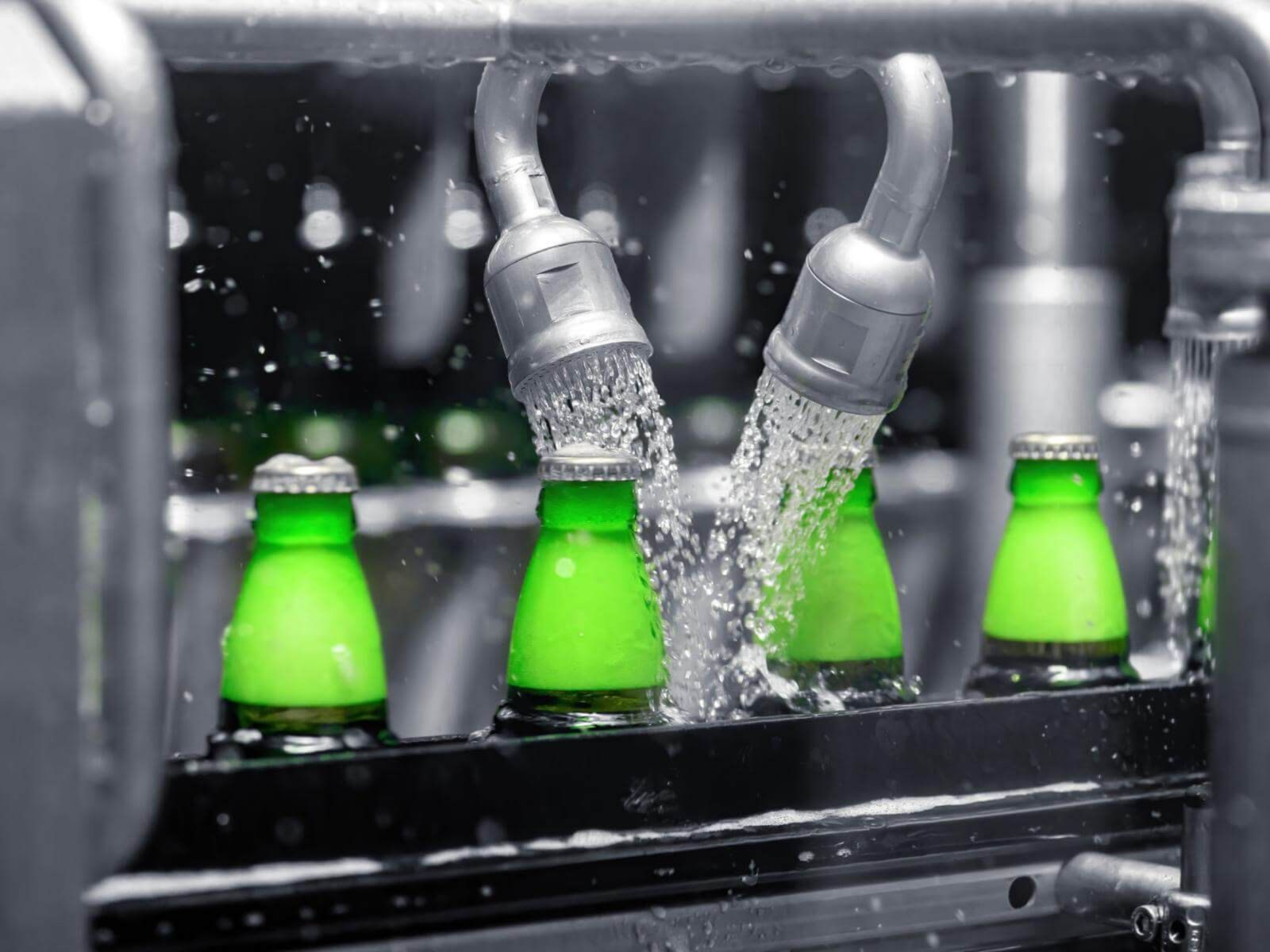 Поливочные форсунки на линии