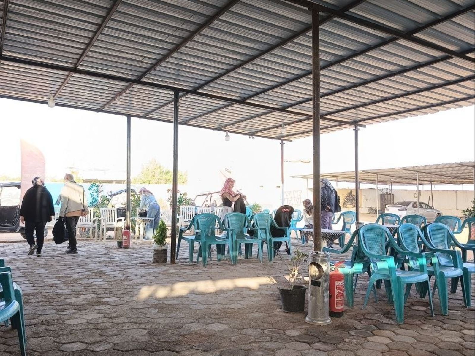 Зона отдыха на базе сафари перед поездкой в деревню бедуинов в Шарм-Эль-Шейхе