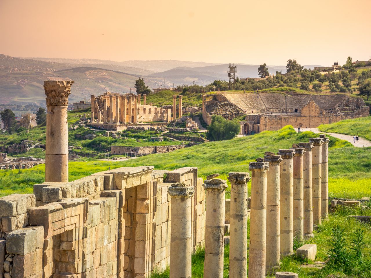 Экскурсия из Аммана/Акабы в город Джераш и на Мёртвое море - индивидуальная экскурсия в Аммане на машине гида длительностью 8 часов с количеством участников до 4 человек цена экскурсии 1190$