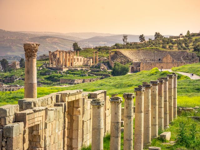 Экскурсия из Аммана/Акабы в город Джераш и на Мёртвое море