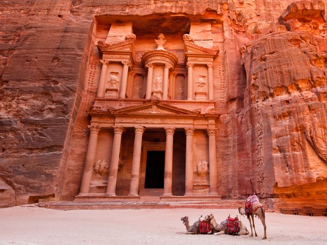 Обзорная экскурсия из Аммана/Акабы в чарующую Петру на 1 день