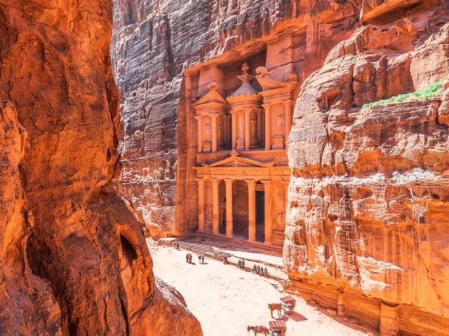 Обзорная экскурсия из Аммана/Акабы в чарующую Петру на 1 день — фото 2