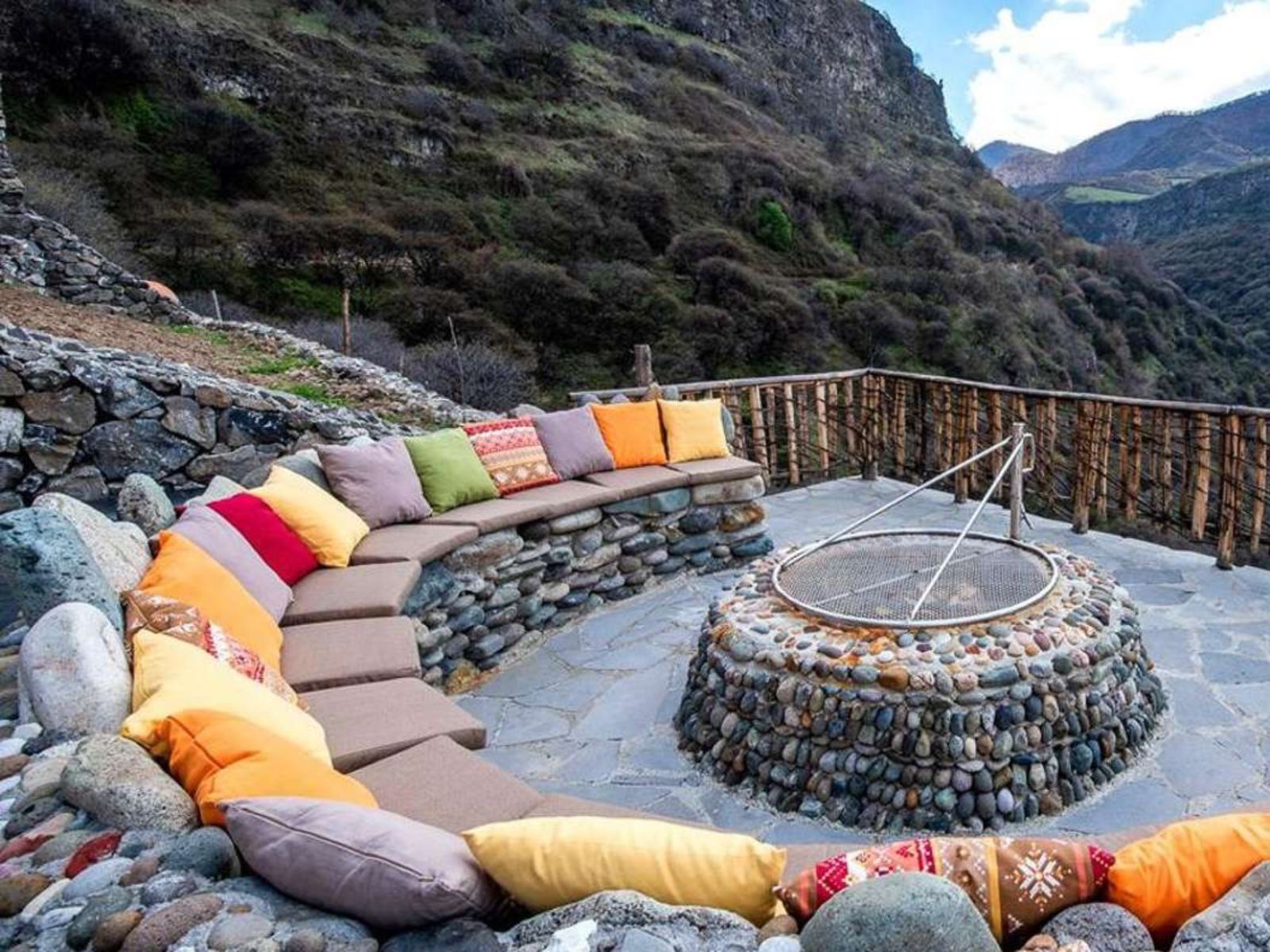 Комплекс Зарни-Парни