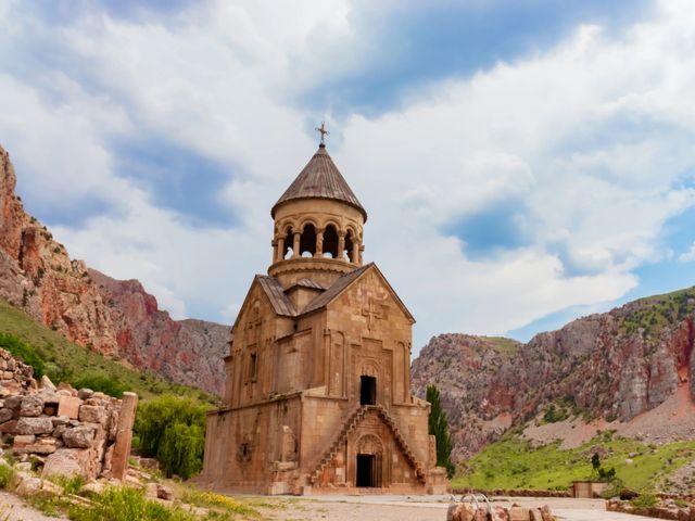 Экскурсия в Хор Вирап и Нораванк + винные традиции Арени