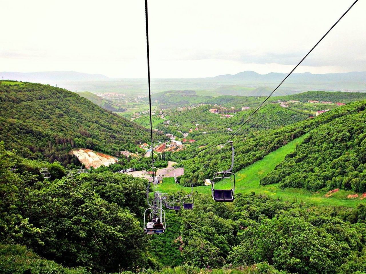 Вершины и волны: экскурсия в Цахкадзор, Севан и древние святыни - групповая экскурсия в Ереване на автобусе длительностью 7 часов с количеством участников до 20 человек цена экскурсии 70€