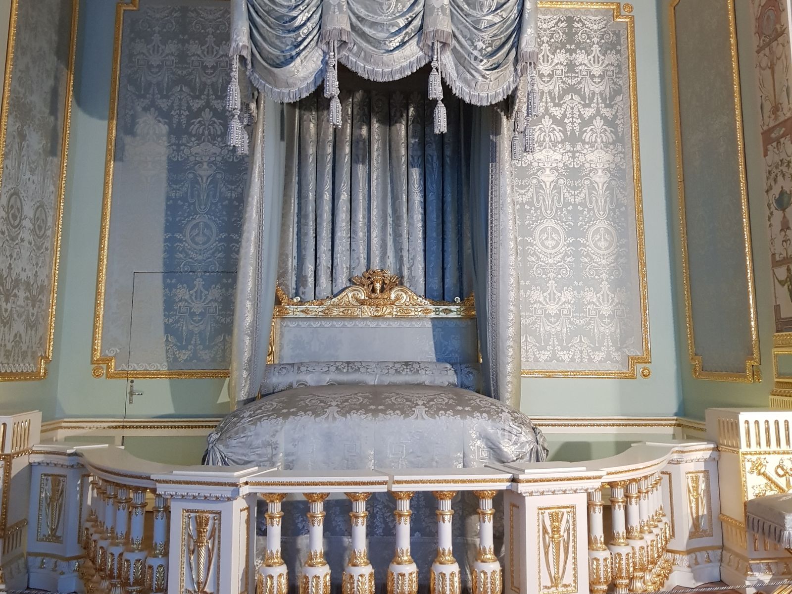 Парадная опочивальня императрицы