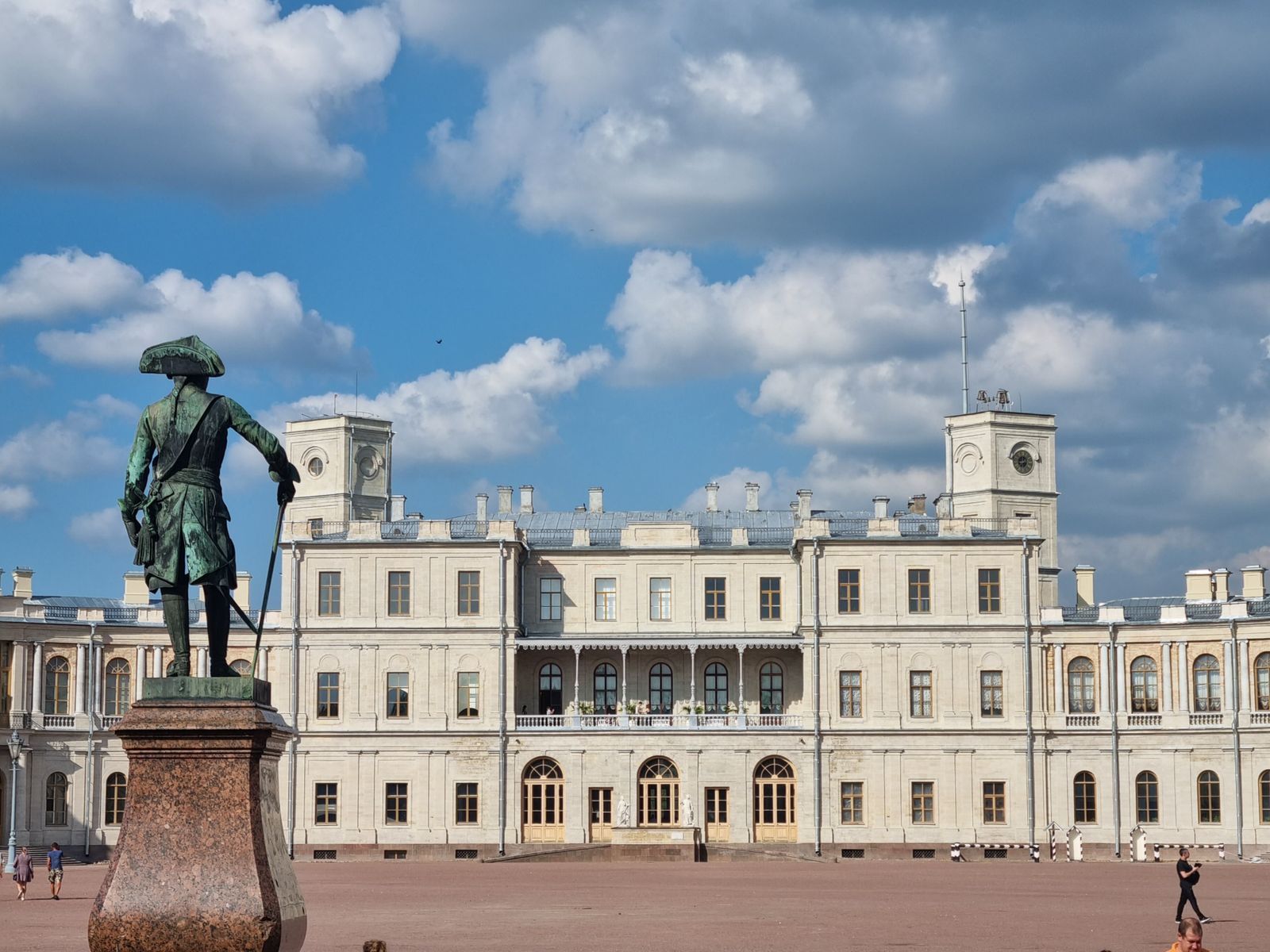 Павел I и парадный фасад Большого Гатчинского дворца