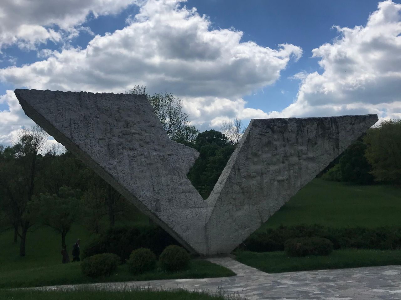 Экскурсия в Крагуевац и Врнячка Баня: история и отдых на курорте - индивидуальная экскурсия в Белграде на машине гида длительностью 9 часов с количеством участников до 3 человек цена экскурсии 340€