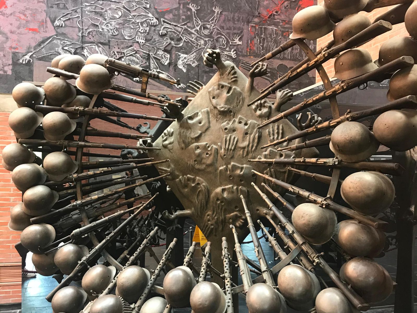 Статуя в музее