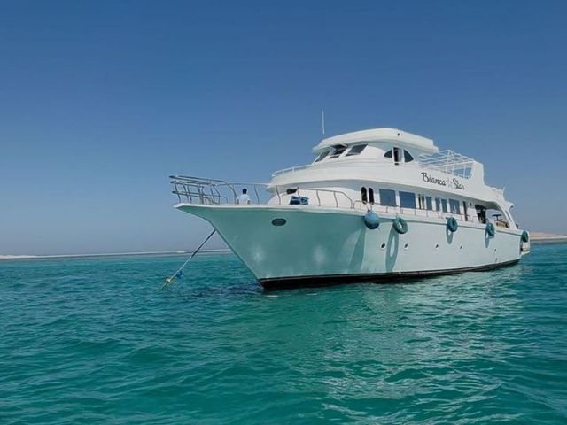 Аренда индивидуальной яхты в Хургаде — море, комфорт и свобода