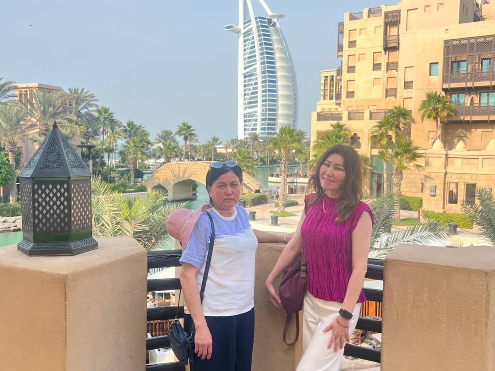 На фоне Паруса