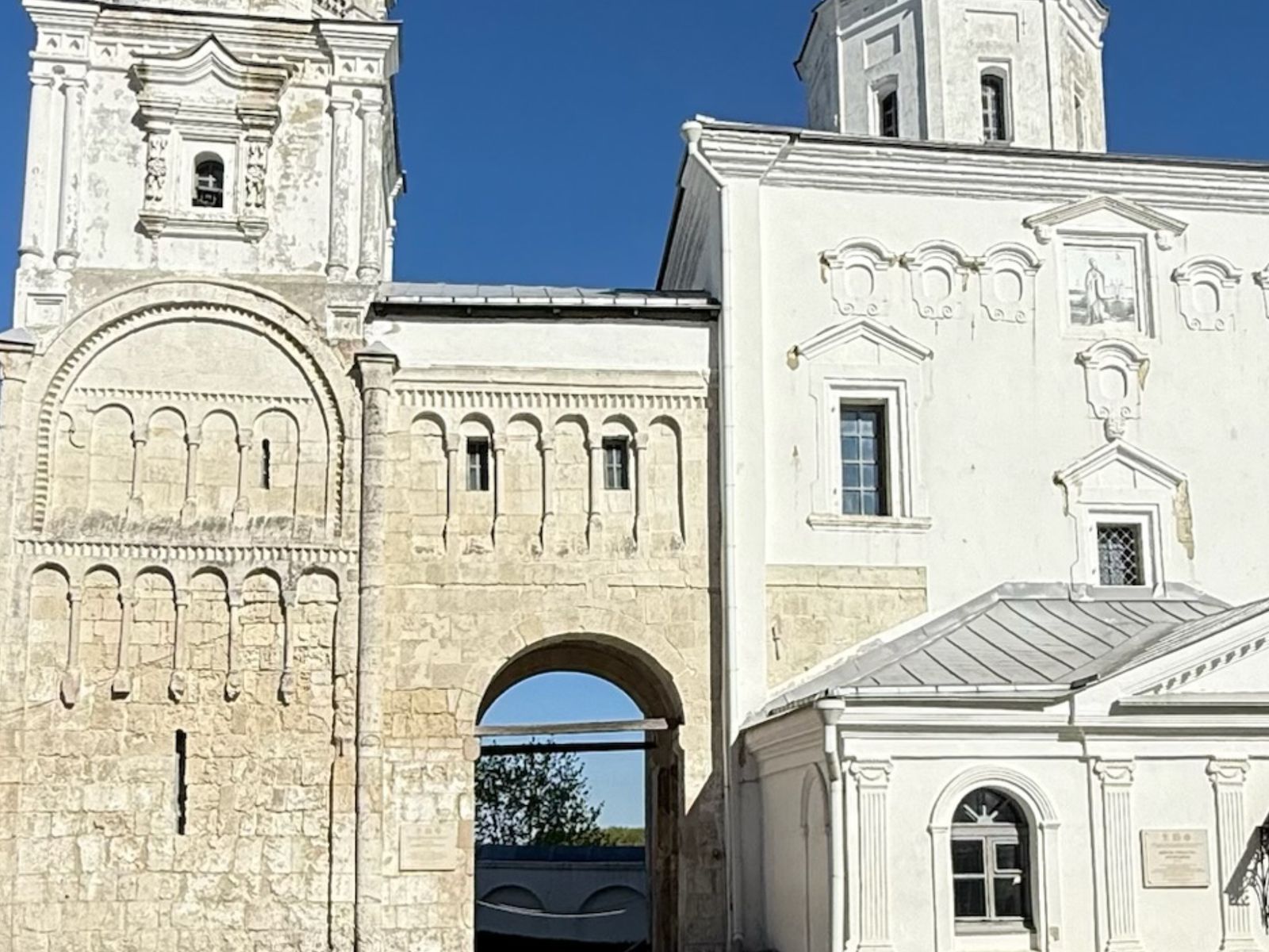 Боголюбово. Сохранившаяся часть палат Андрея Боголюбского