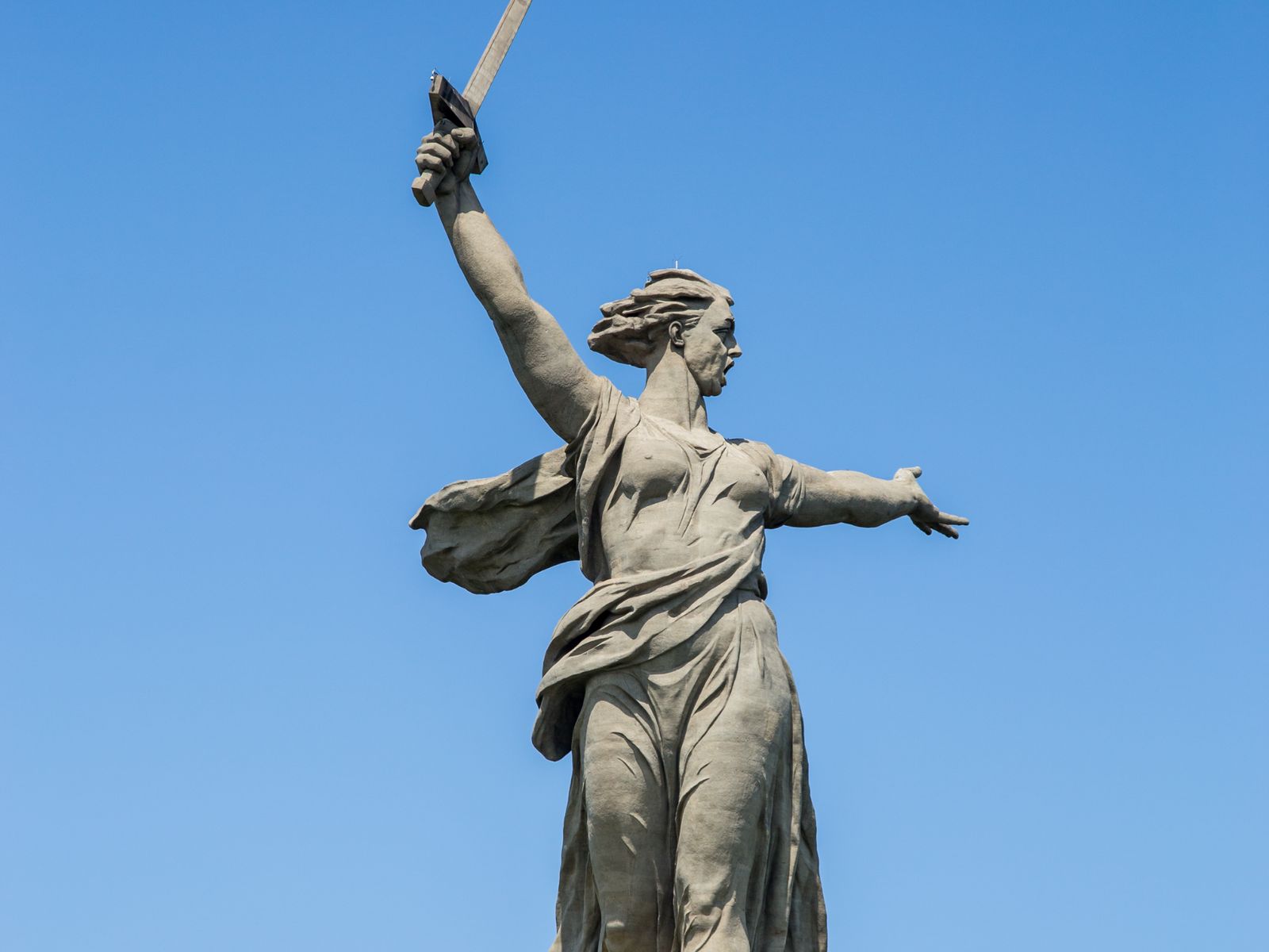 Монумент "Родина-мать зовет!" на Мамаевом кургане