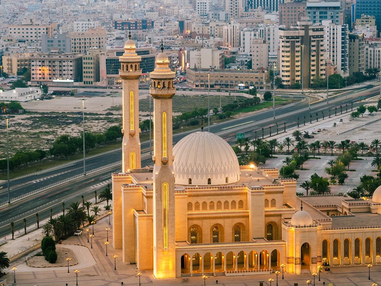 Обзорная экскурсия по Бахрейну на 5-6 часов - групповая экскурсия в Манаме на автобусе длительностью 5 часов с количеством участников до 15 человек со скидкой 30% цена экскурсии 84€