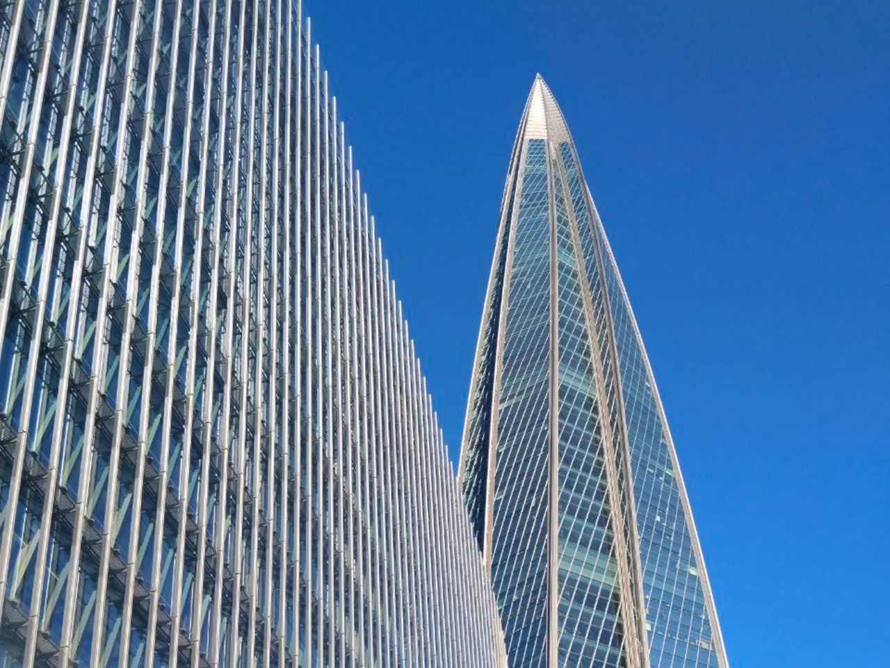 Экскурсия "Лахта Центр, Музей Военно-морской славы России, собор" - индивидуальная экскурсия в Санкт-Петербурге на машине гида длительностью 6 часов с количеством участников до 4 человек цена экскурсии 18500₽