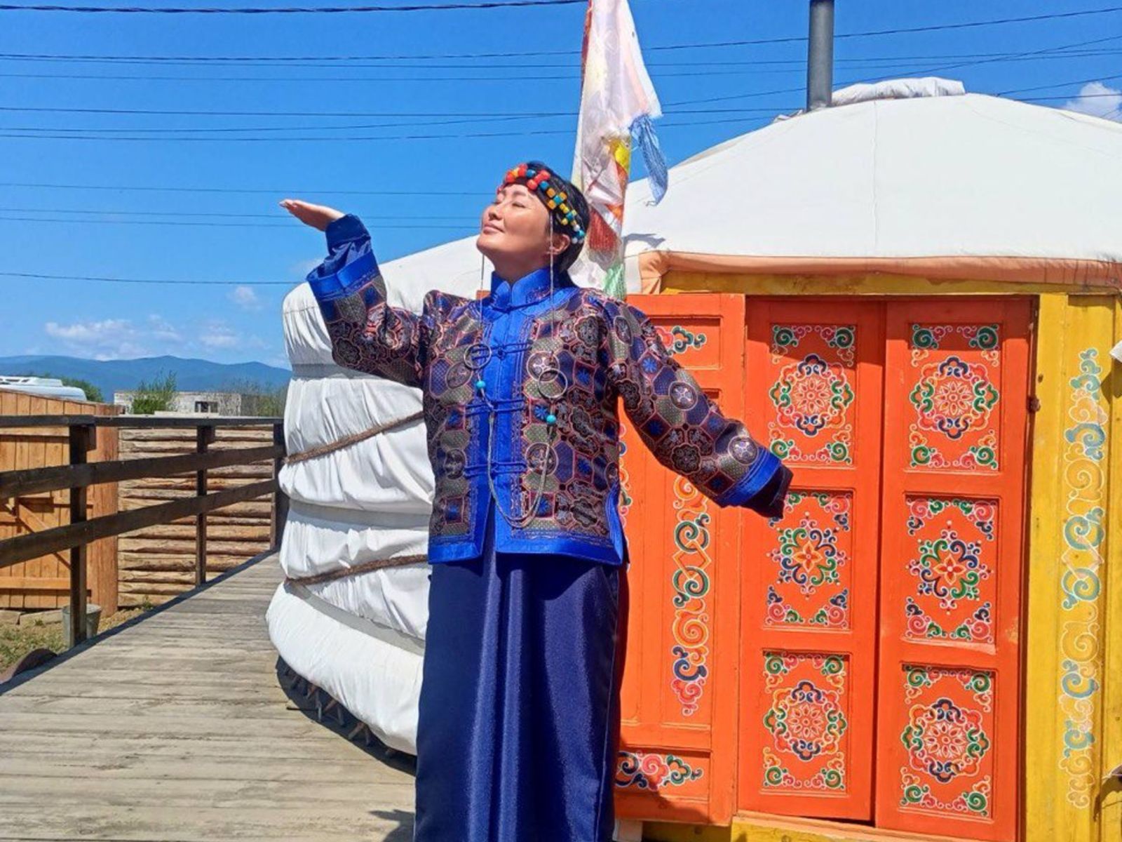 Бурятская красавица, гид Аюна