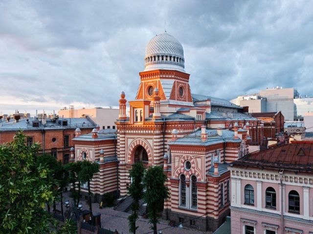 Экскурсия в Большую хоральную синагогу: символы и традиции
