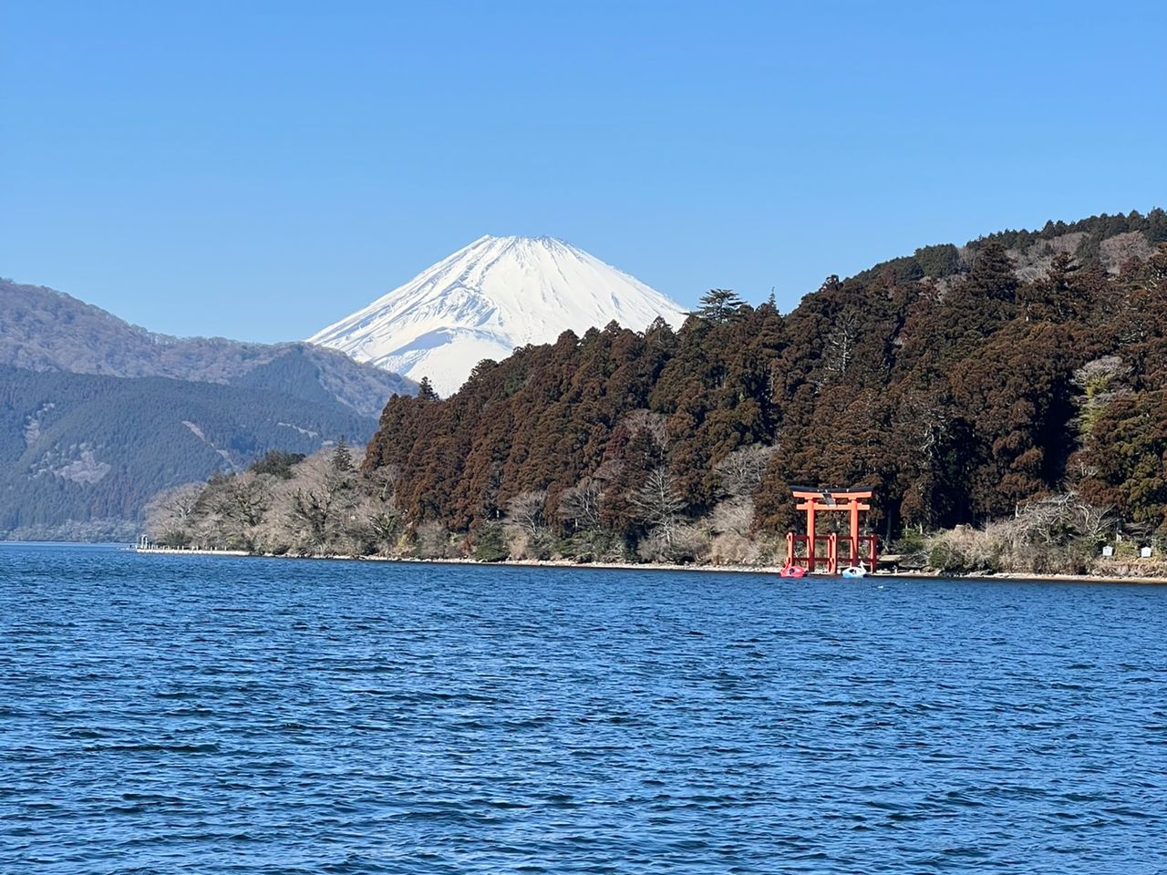 Перезагрузка за городом: экскурсия из Токио в Хаконе на 1 день - индивидуальная экскурсия в Токио на машине гида длительностью 8 часов с количеством участников до 5 человек со скидкой 5% цена экскурсии 665€