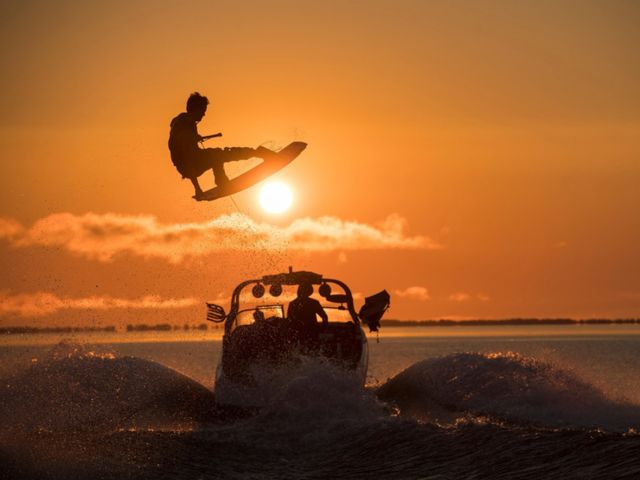 Активности в Манаме: jet ski, banana boat, wakeboard, парасейлинг — фото 2