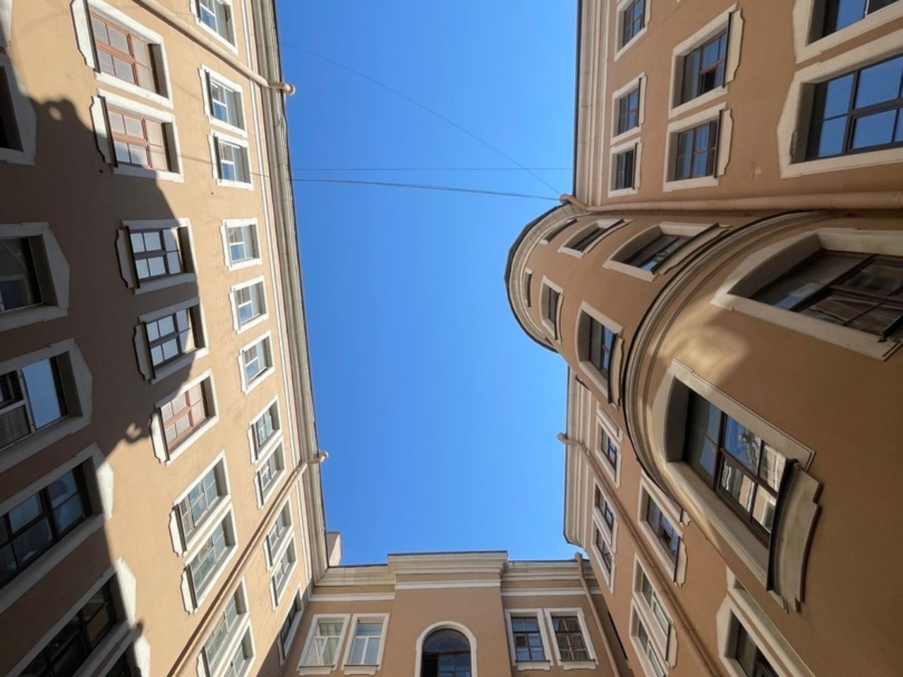 Групповая экскурсия "Васильевский остров глазами островитянина" - групповая экскурсия в Санкт-Петербурге пешком длительностью 1.5 часа с количеством участников до 20 человек со скидкой 5% цена экскурсии 1425₽