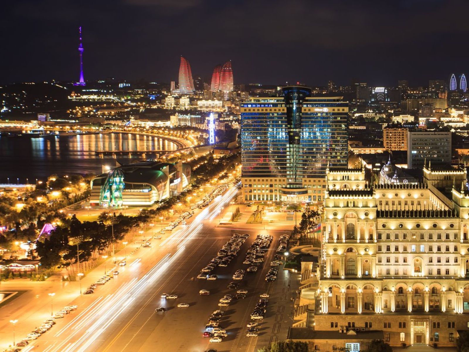 Ночной Баку