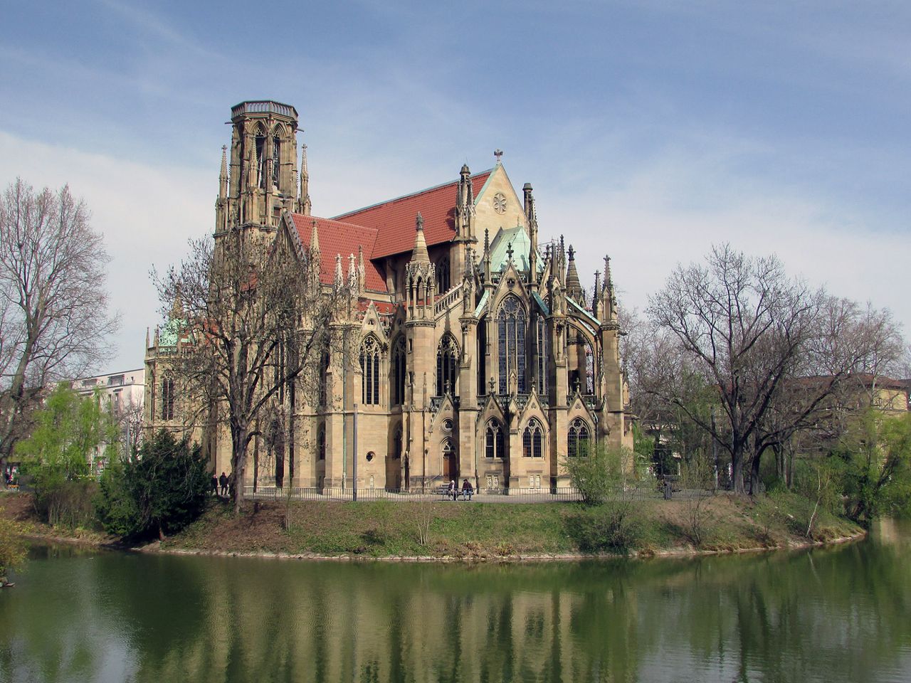 Индивидуальная экскурсия "Классика королевского Штутгарта" - индивидуальная экскурсия в Штутгарте пешком длительностью 3 часа с количеством участников до 5 человек цена экскурсии 120€