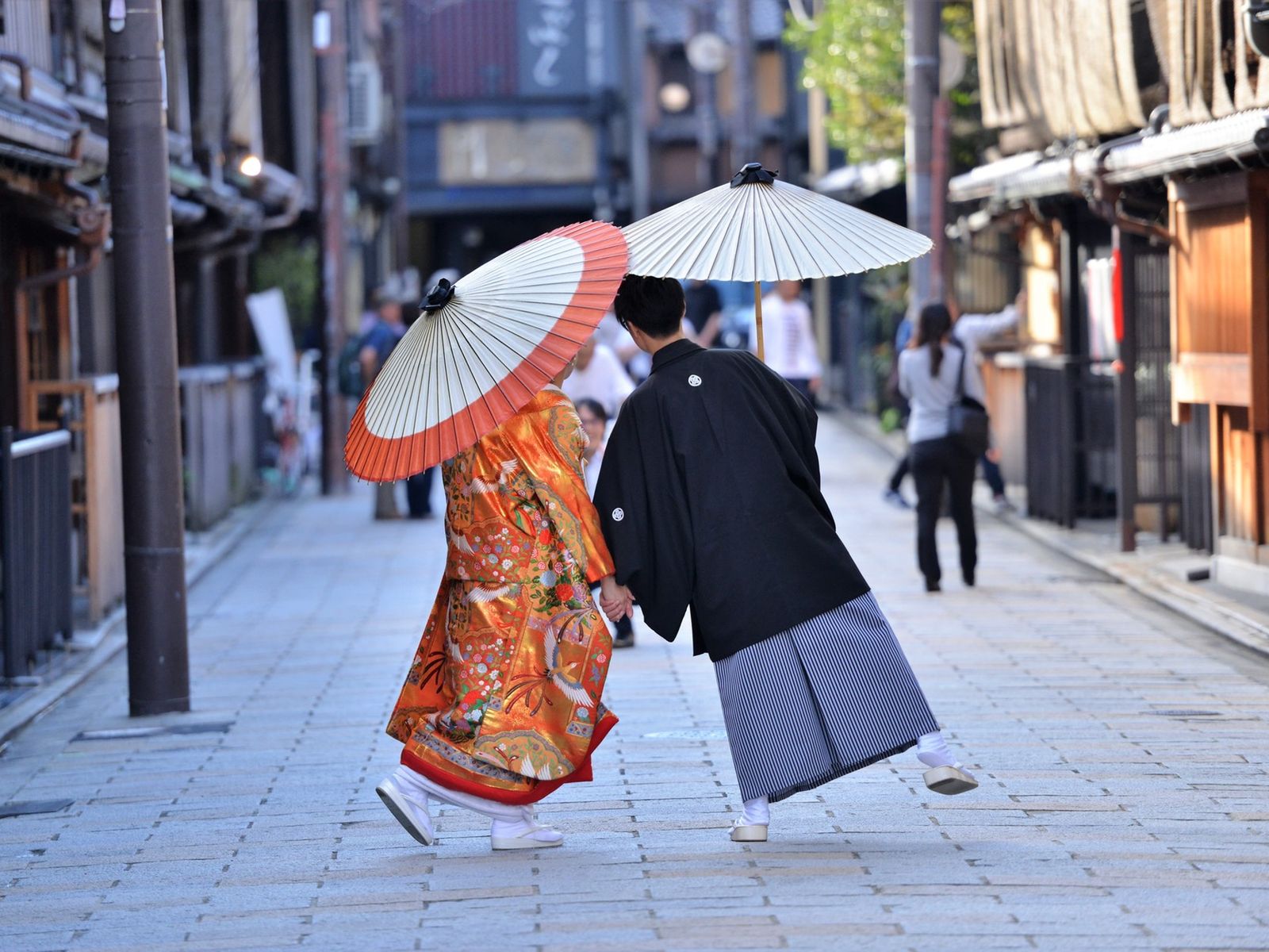 Люди в кимоно