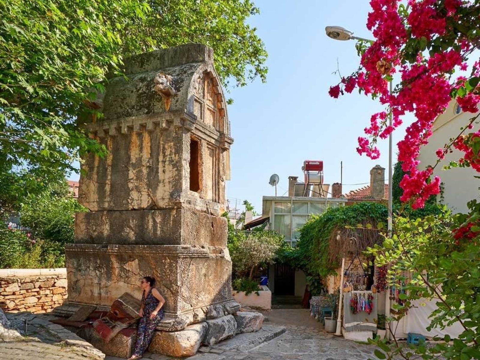 Ликийский саркофаг в городе Каш