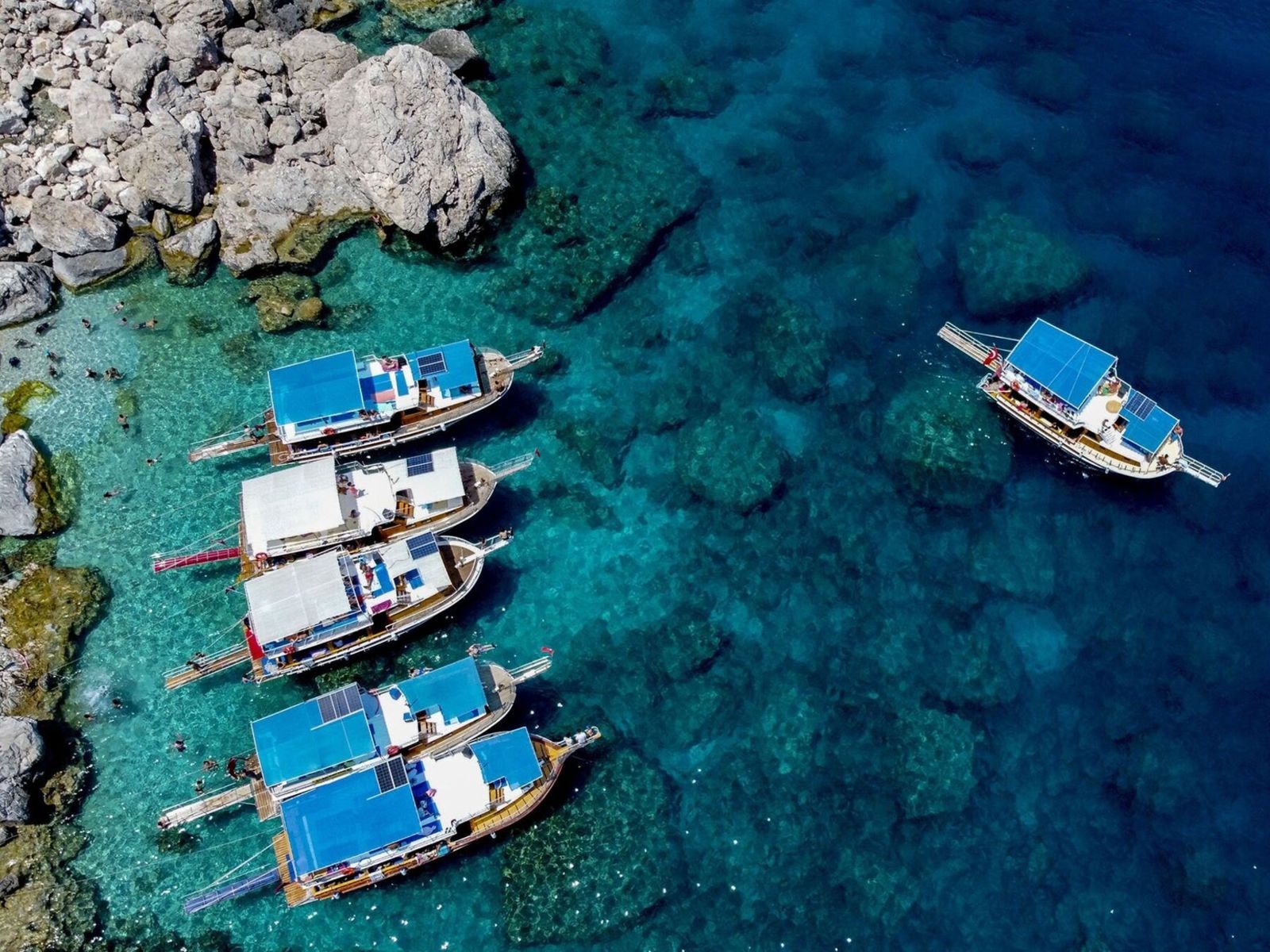 На острове Сулуада