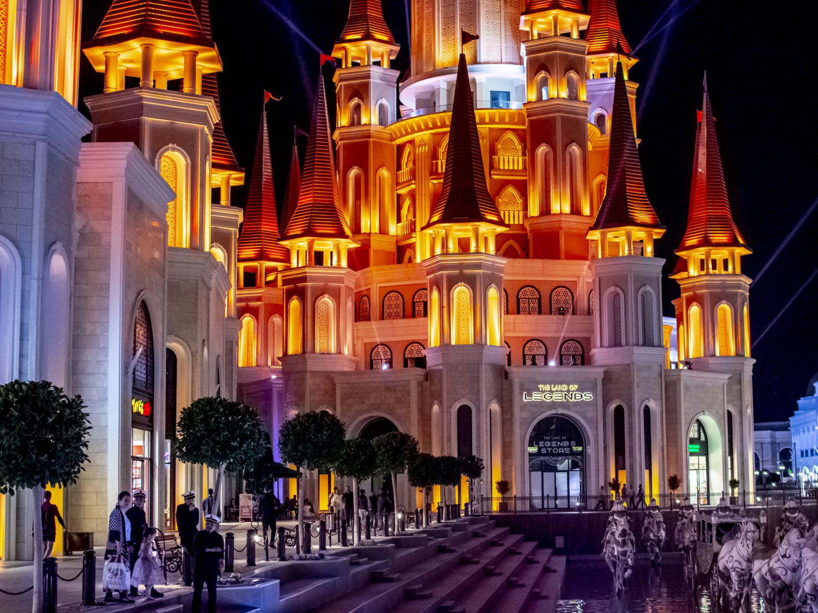 Шоу The Land of Legends