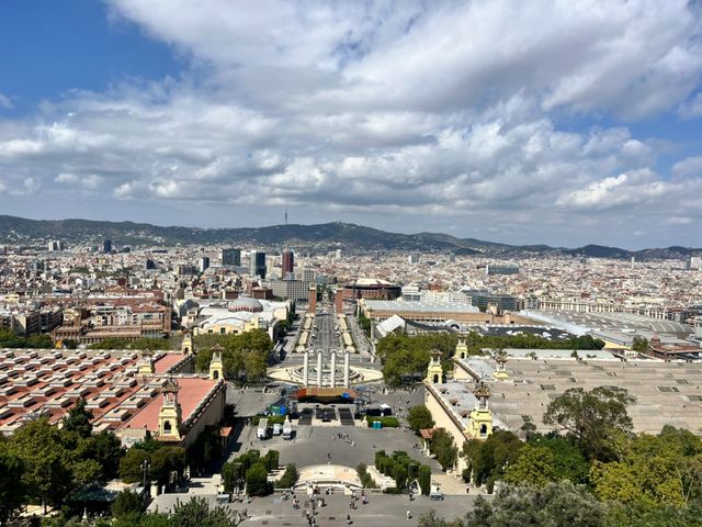 Монжуик без спешки: экскурсия-прогулка через сады к морю