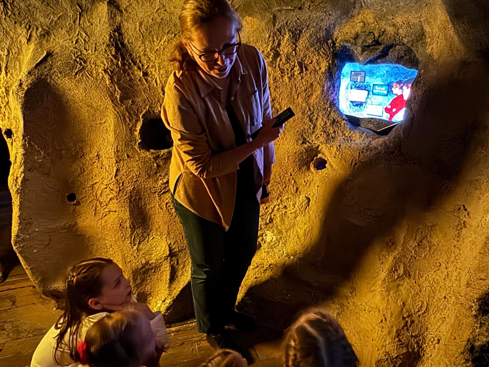 Подземное царство. Смотрим мультики 