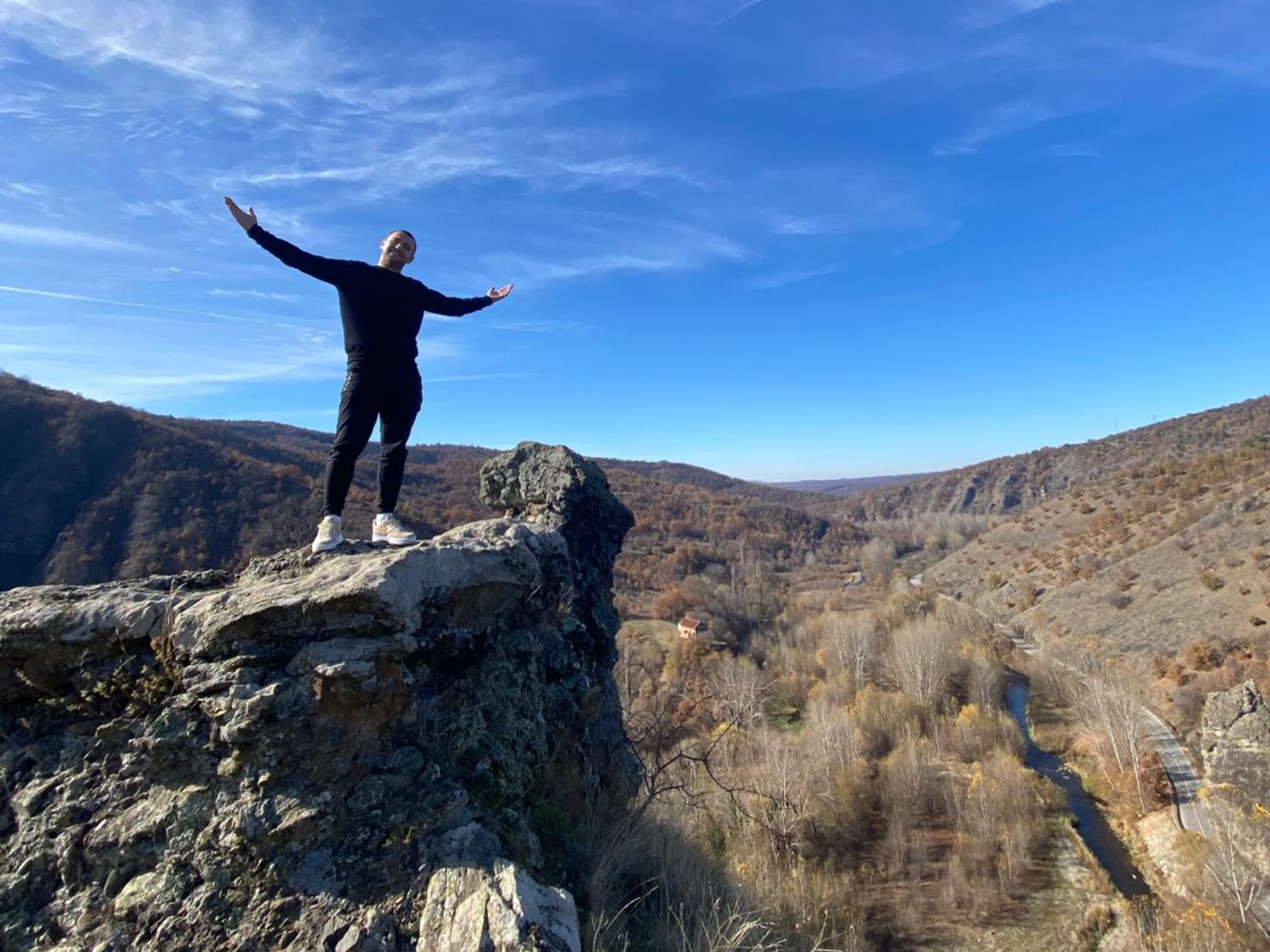 Я на вершине Вра̀жий Камень