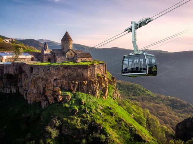 Экскурсия "Крылья Татева, Нораванк и Татевский монастырь"