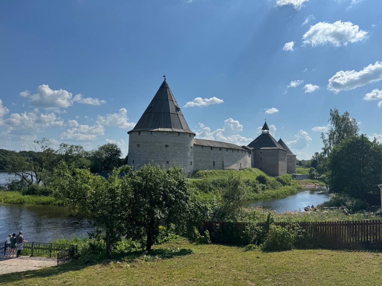 Групповая экскурсия в Старую Ладогу и музейный комплекс «Прорыв» - групповая экскурсия в Санкт-Петербурге на машине гида длительностью 10 часов с количеством участников до 18 человек со скидкой 10% цена экскурсии 4590₽