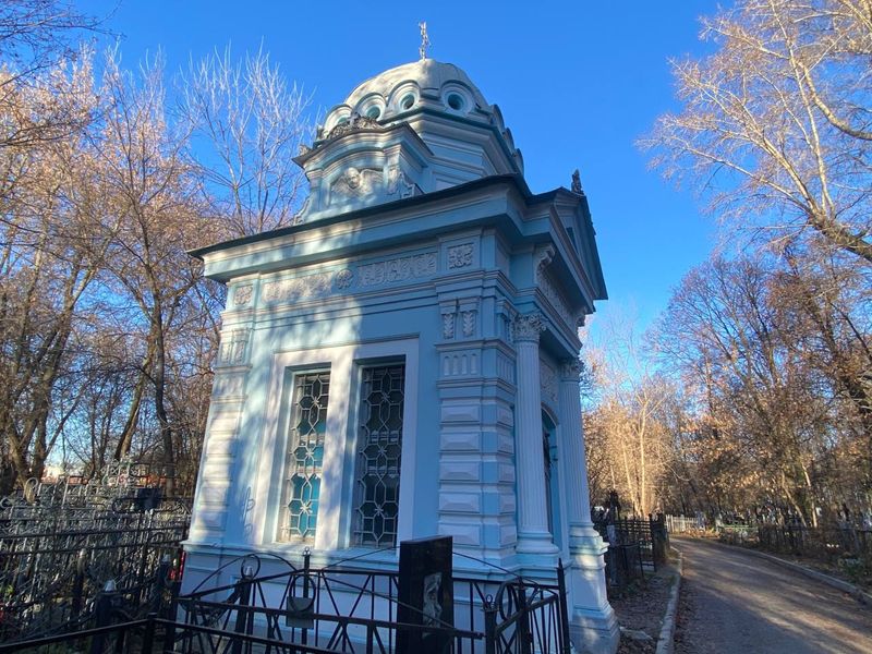 Обзорная экскурсия по Арскому кладбищу: тайны старинных надгробий - индивидуальная экскурсия в Казани пешком длительностью 1.5 часа с количеством участников до 6 человек цена экскурсии 6000₽