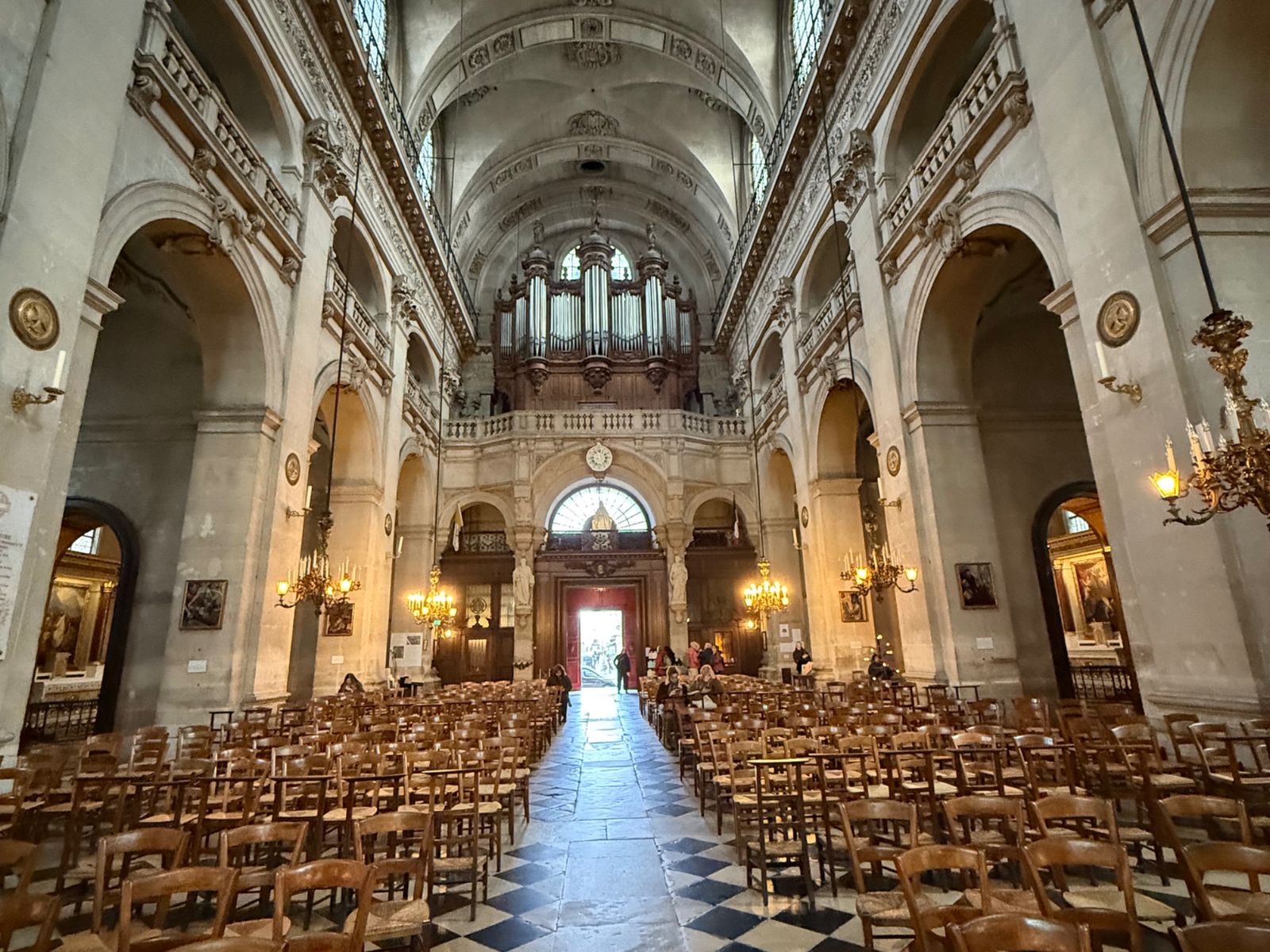 Великолепная церковь Saint-Paul Saint-Louis