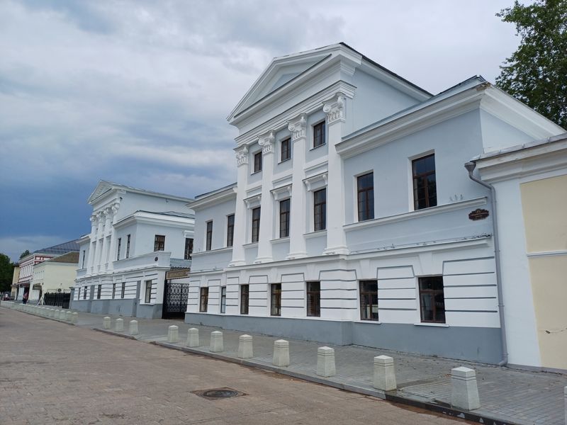 Дома-близнецы на Соборной площади Арзамаса 