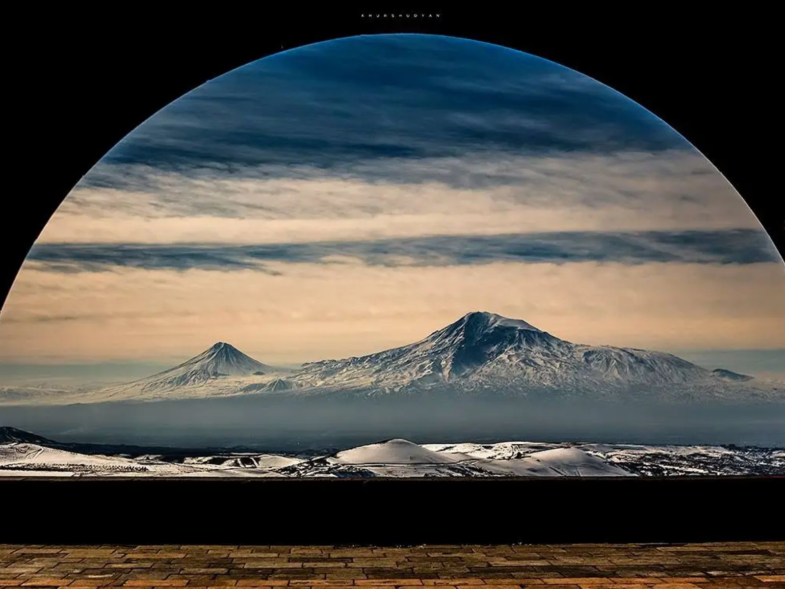 Арка Чаренца
  