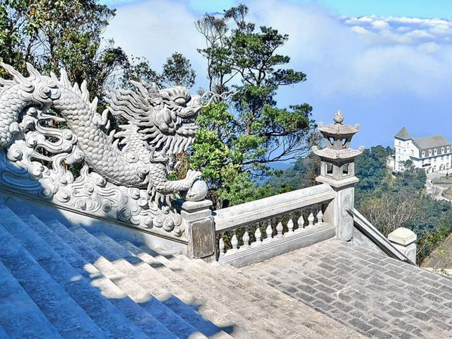 Золотой мост и Бана Хиллс: экскурсия над облаками из Дананга