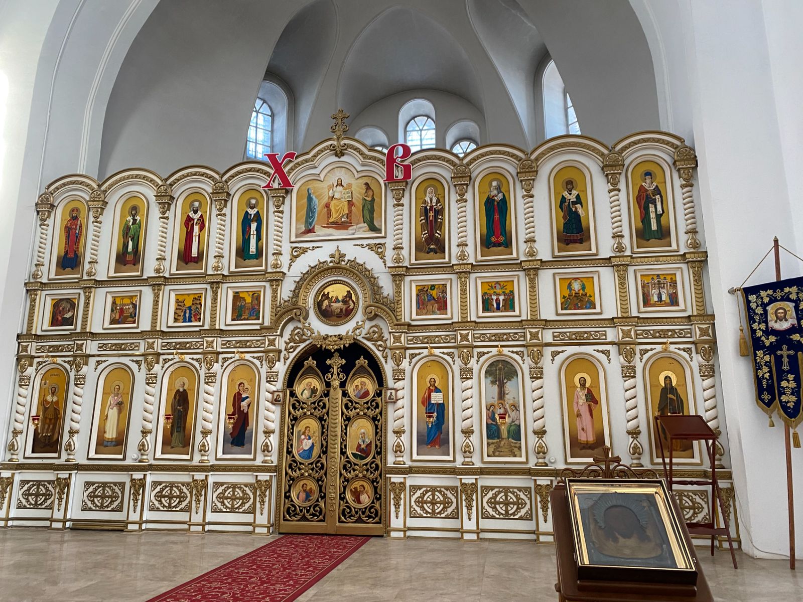 Иконостас в Троицком соборе