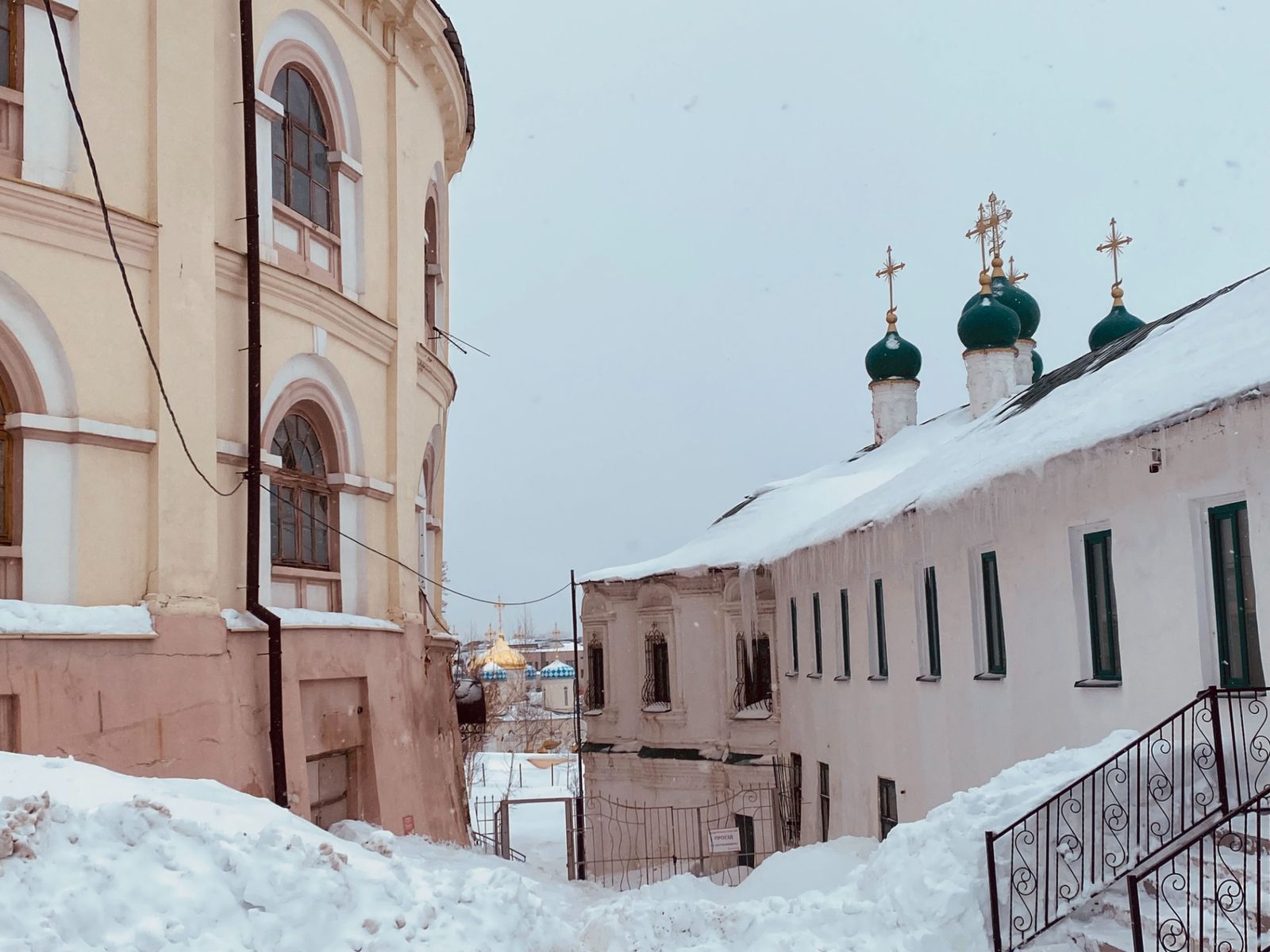 Вид на Покровский храм