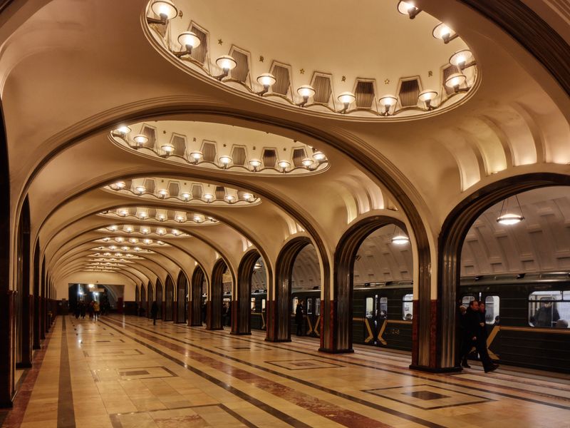 Индивидуальная экскурсия по Московскому метро - индивидуальная экскурсия в Москве длительностью 2 часа с количеством участников до 4 человек цена экскурсии 8000₽