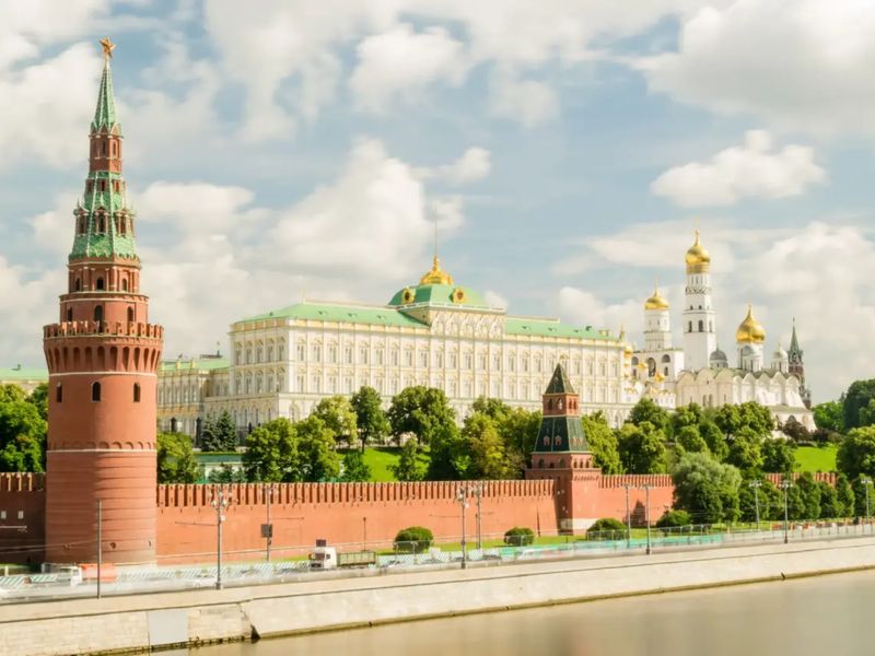 Индивидуальная экскурсия по Плющихе и окрестностям Москвы - индивидуальная экскурсия в Москве пешком длительностью 2.5 часа с количеством участников до 10 человек цена экскурсии 14000₽