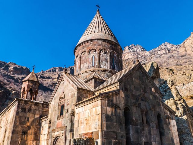 Обзорная экскурсия «Храм Гарни и монастырь Гегард» из Еревана